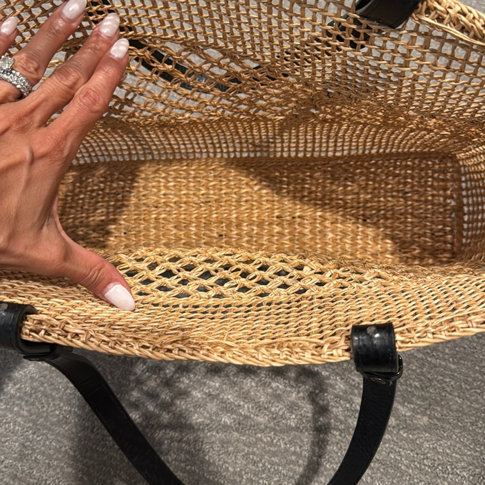 Vintage Woven Tan Tote Bag with Black Straps - Picture 5 of 6